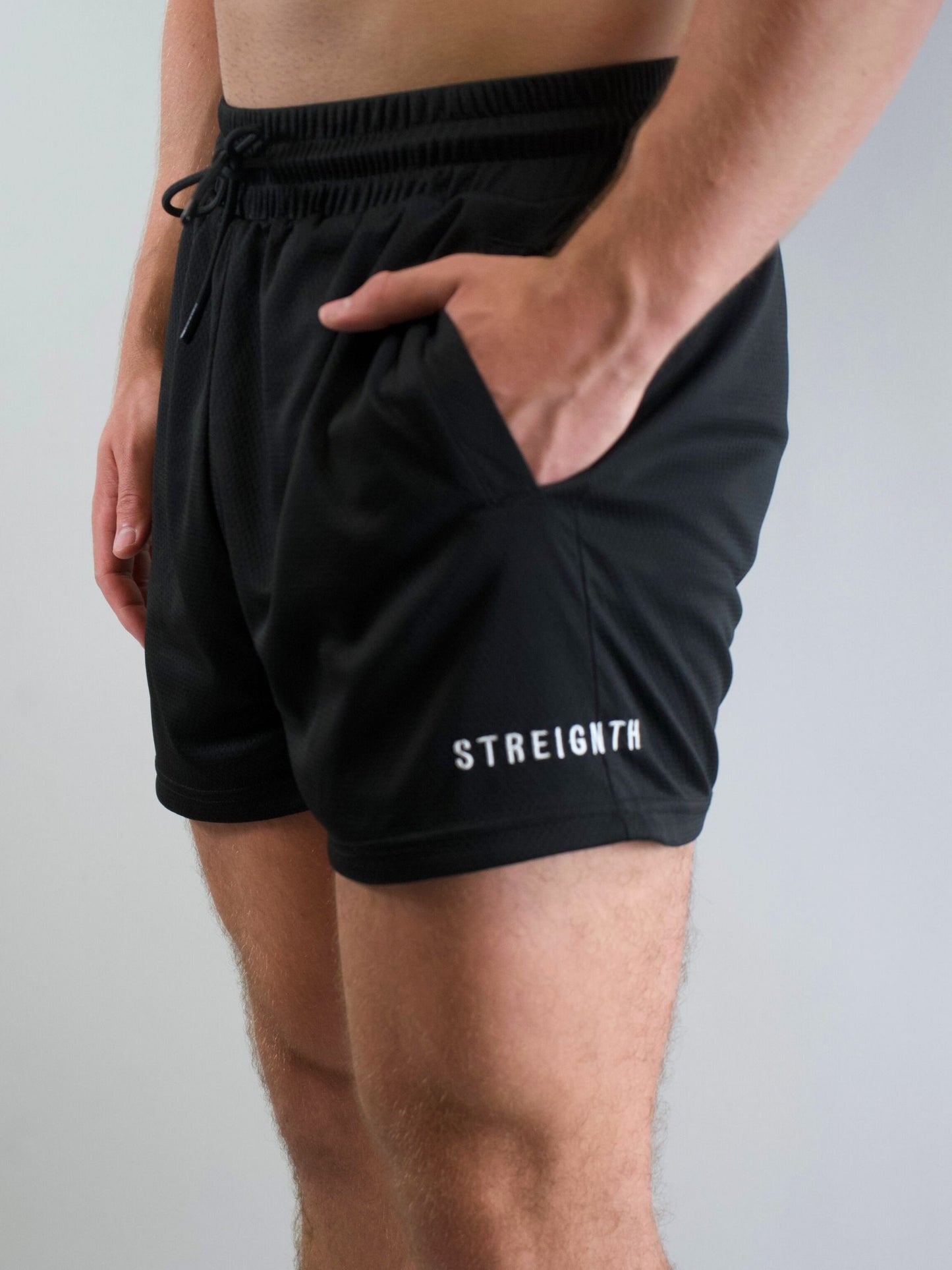 "STREIGNTH" MESH SHORTS